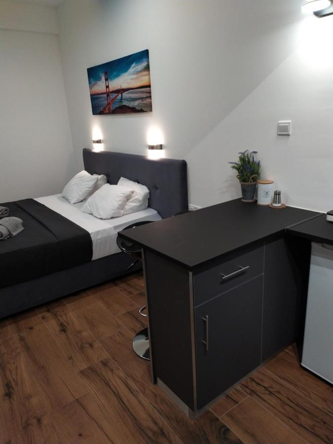 Takis Apartments Aya Napa Dış mekan fotoğraf